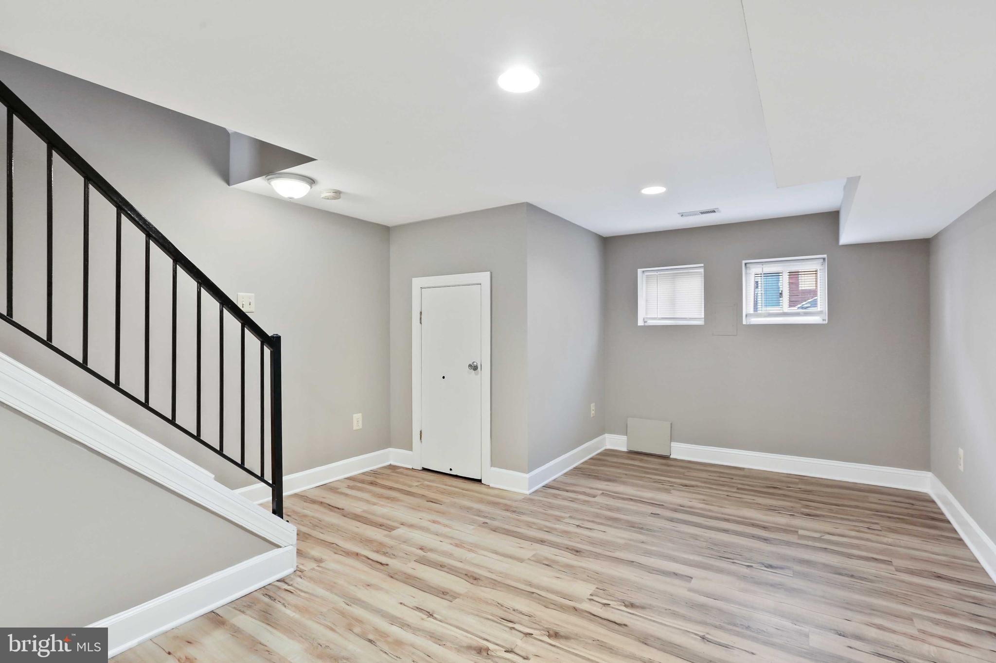 BARCLAY - Residential Lease