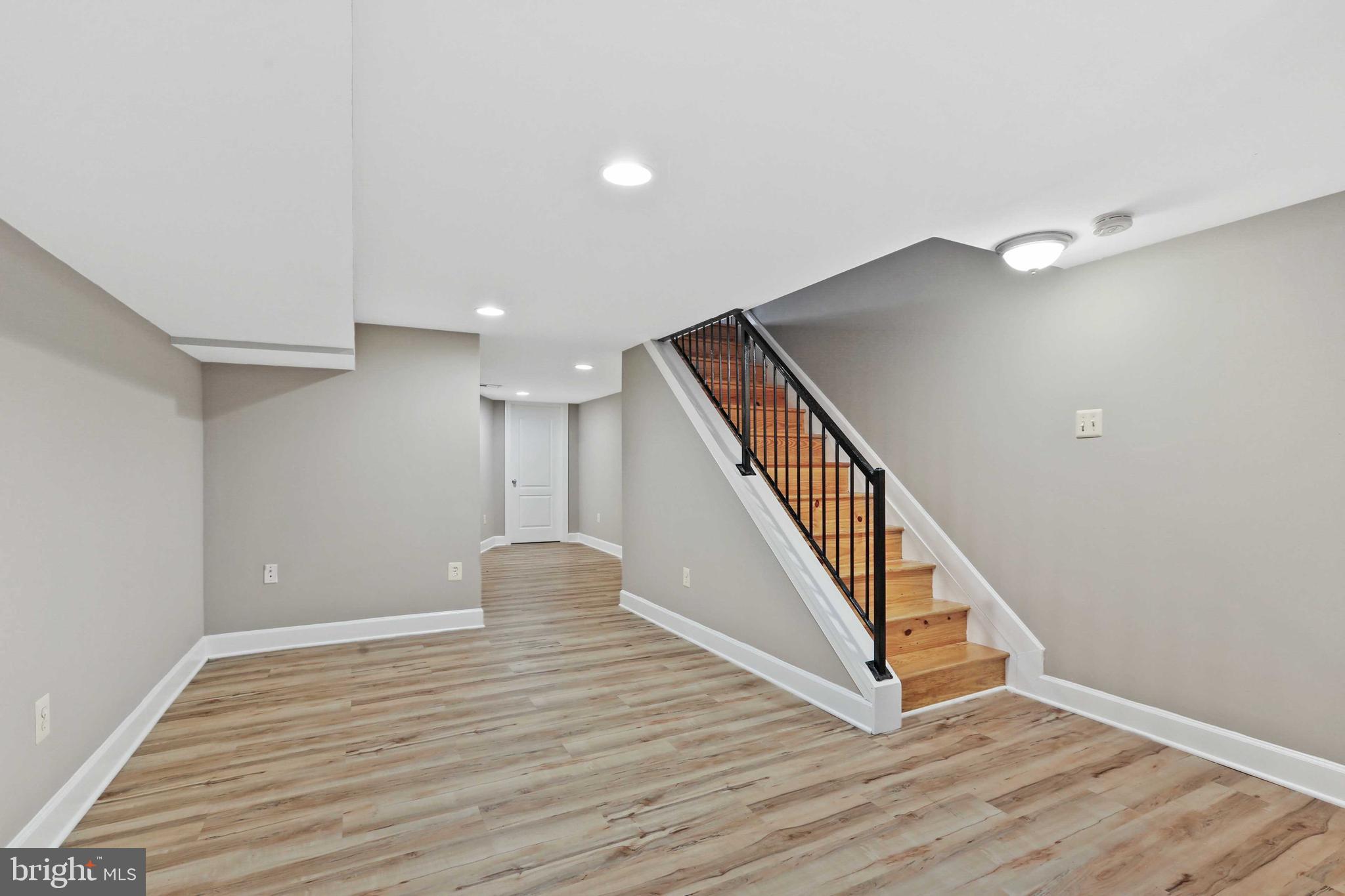 BARCLAY - Residential Lease