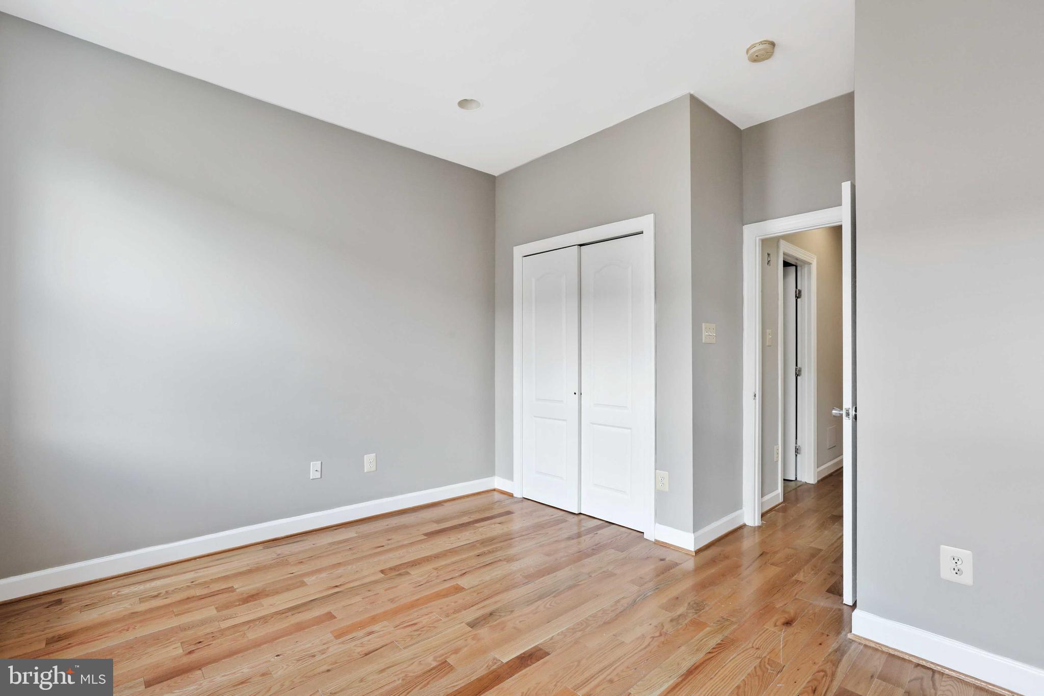 BARCLAY - Residential Lease