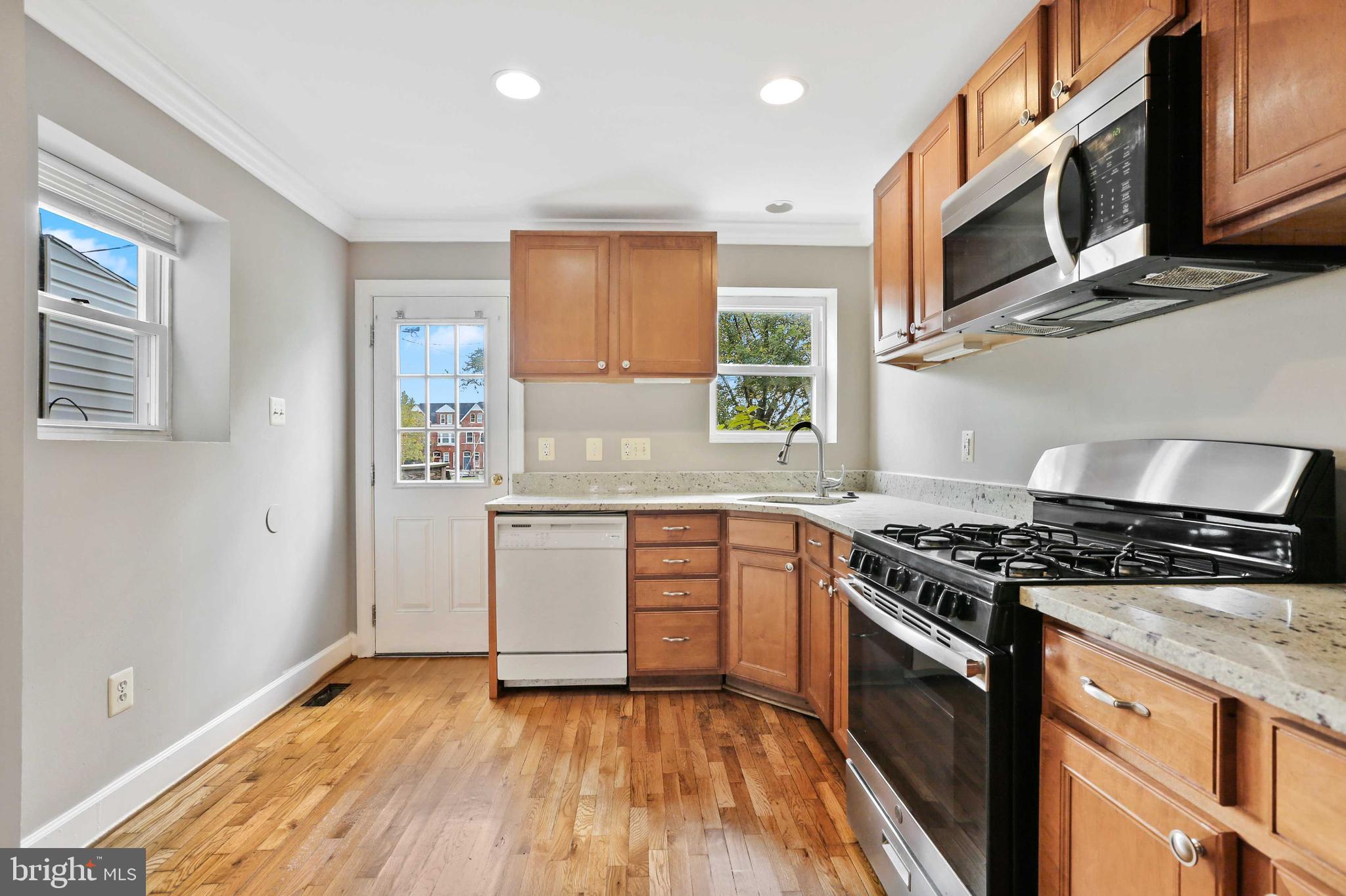 BARCLAY - Residential Lease