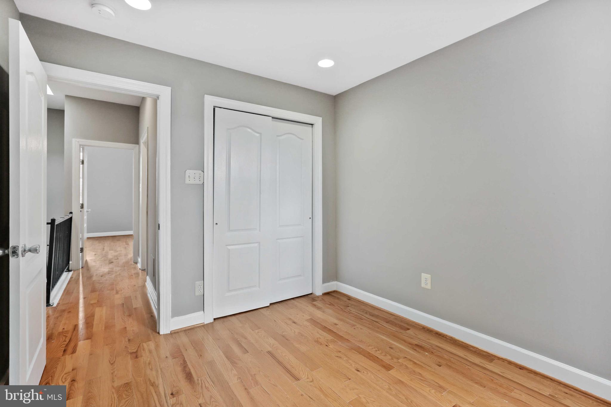 BARCLAY - Residential Lease