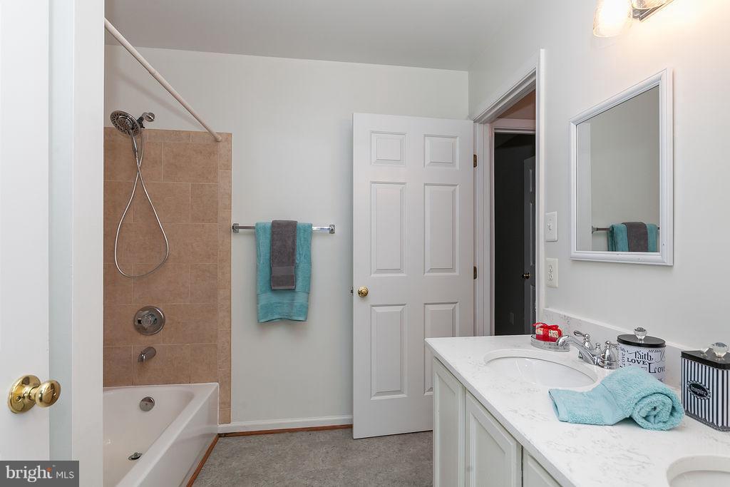 JAPONICA - Residential Lease