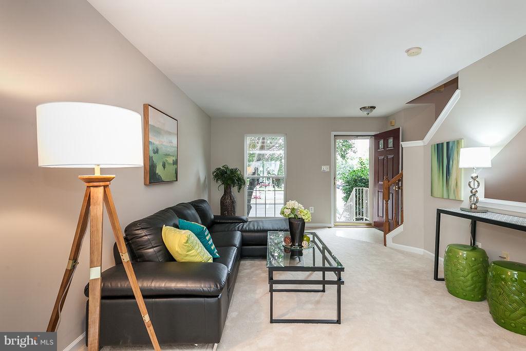 JAPONICA - Residential Lease