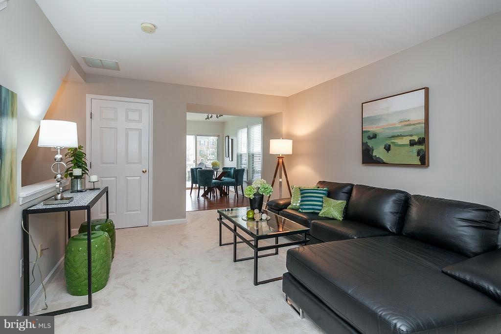 JAPONICA - Residential Lease