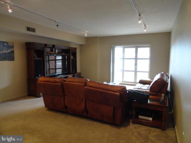 INNER HARBOR - Residential Lease