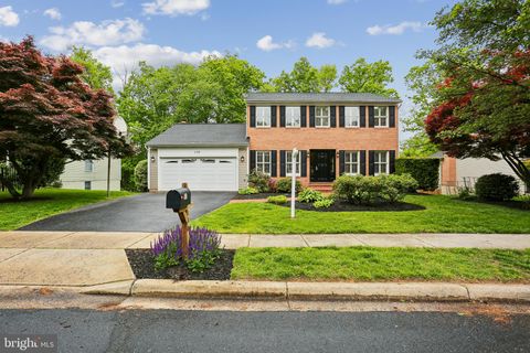 Photo of 110 Summit Hall Road, GAITHERSBURG, MD 20877 (MLS # MDMC2229380)