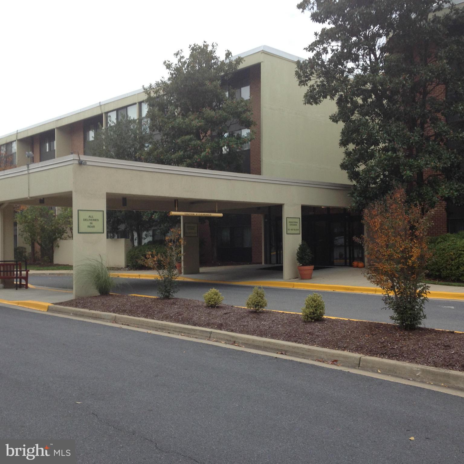 Well maintained, good size 2 Br 2 Ba ground floor condo apartment with patio in an acitive senior citizens (55+) community is looking for a new owner. No need to use an elevator to reach this apartment . The home has a walkout patio from your Living Room, unlike most others in the building. Community amenities include golf, tennis, pools, medical facilities, and local transportation.
