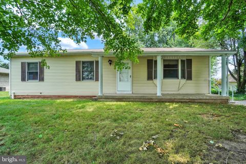 237 CLOVERLANE DRIVE MANCHESTER PA 17345