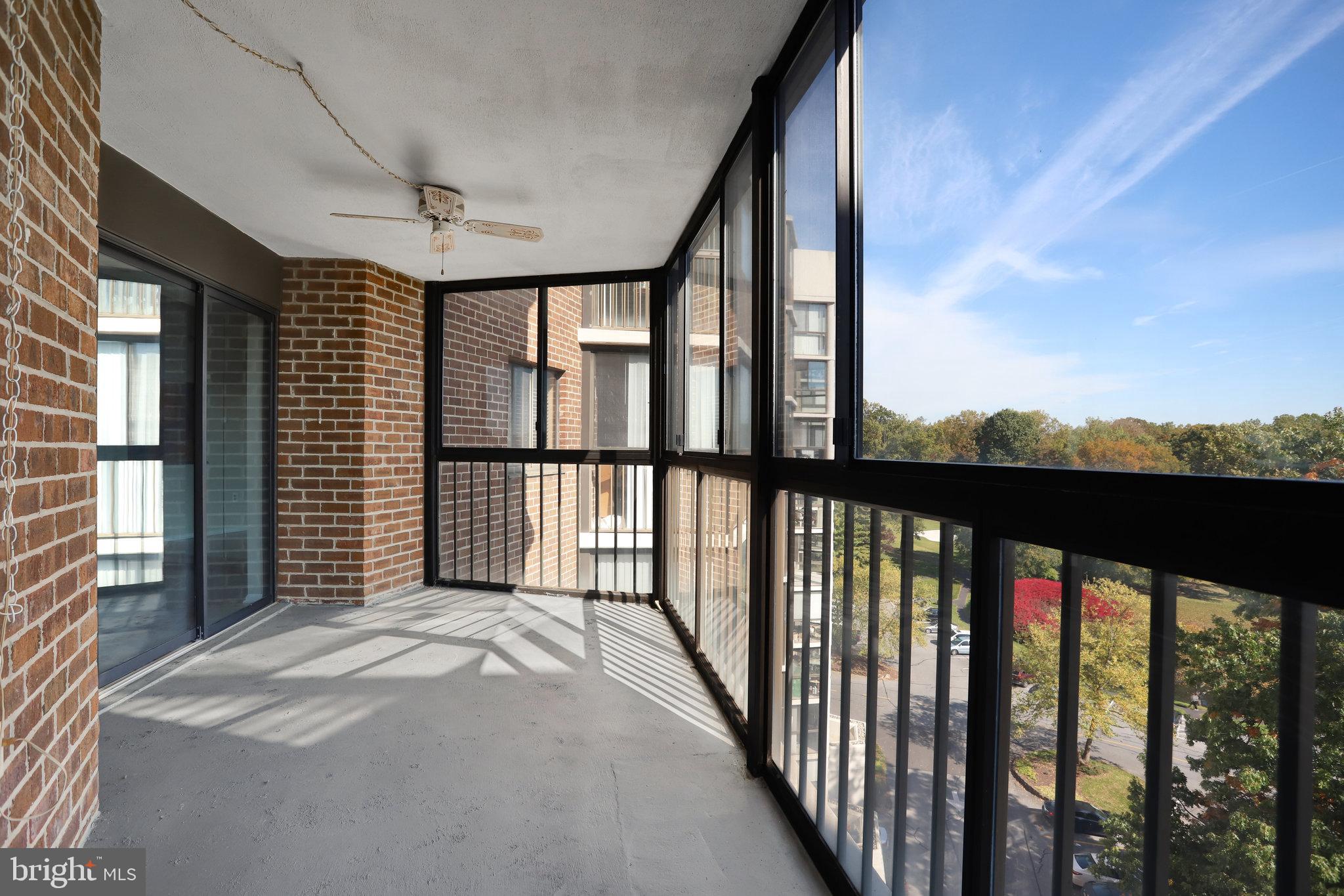 LEISURE WORLD - Residential