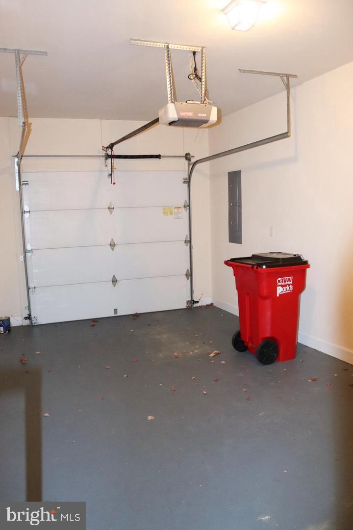 CORTLAND MANOR - Residential Lease