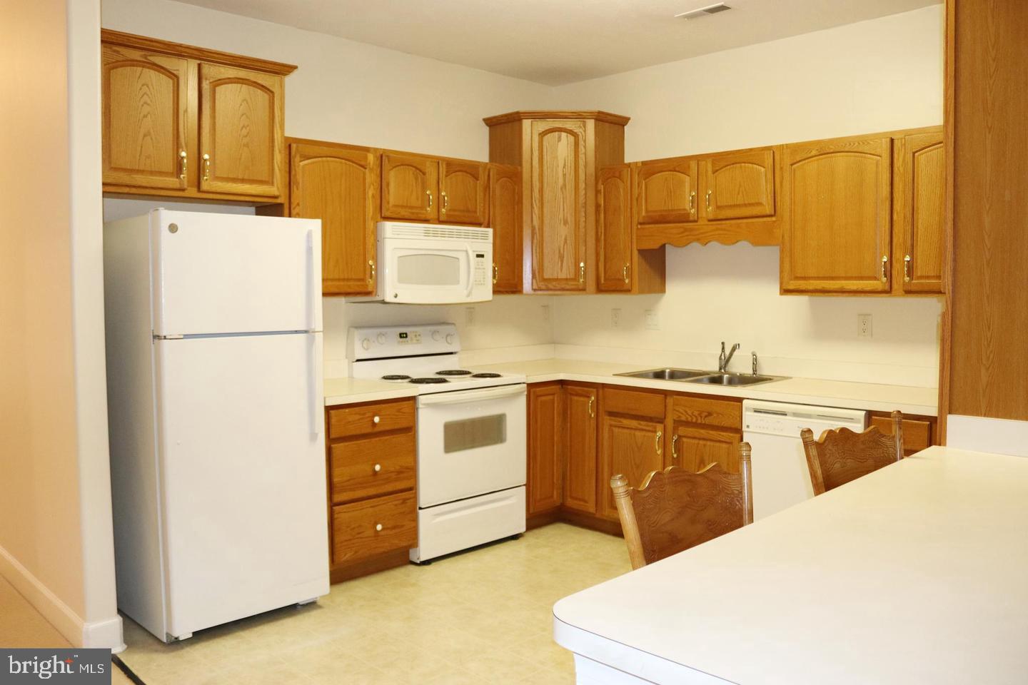 CORTLAND MANOR - Residential Lease