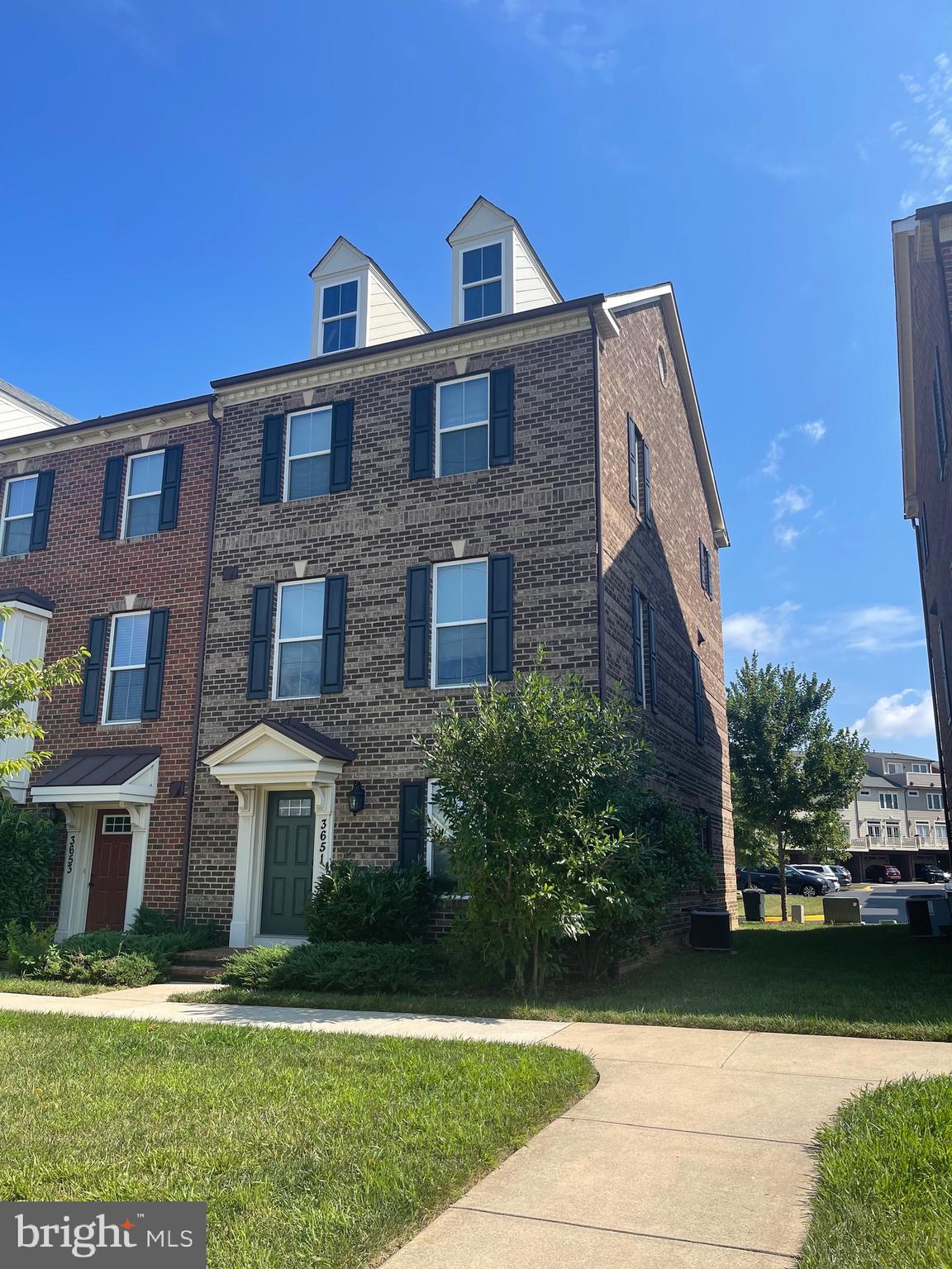 URBANA - Residential Lease