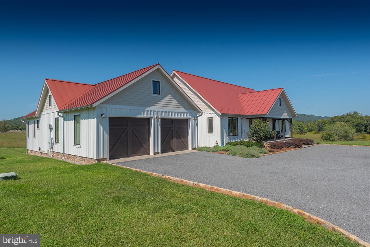 38 LYLE LANE