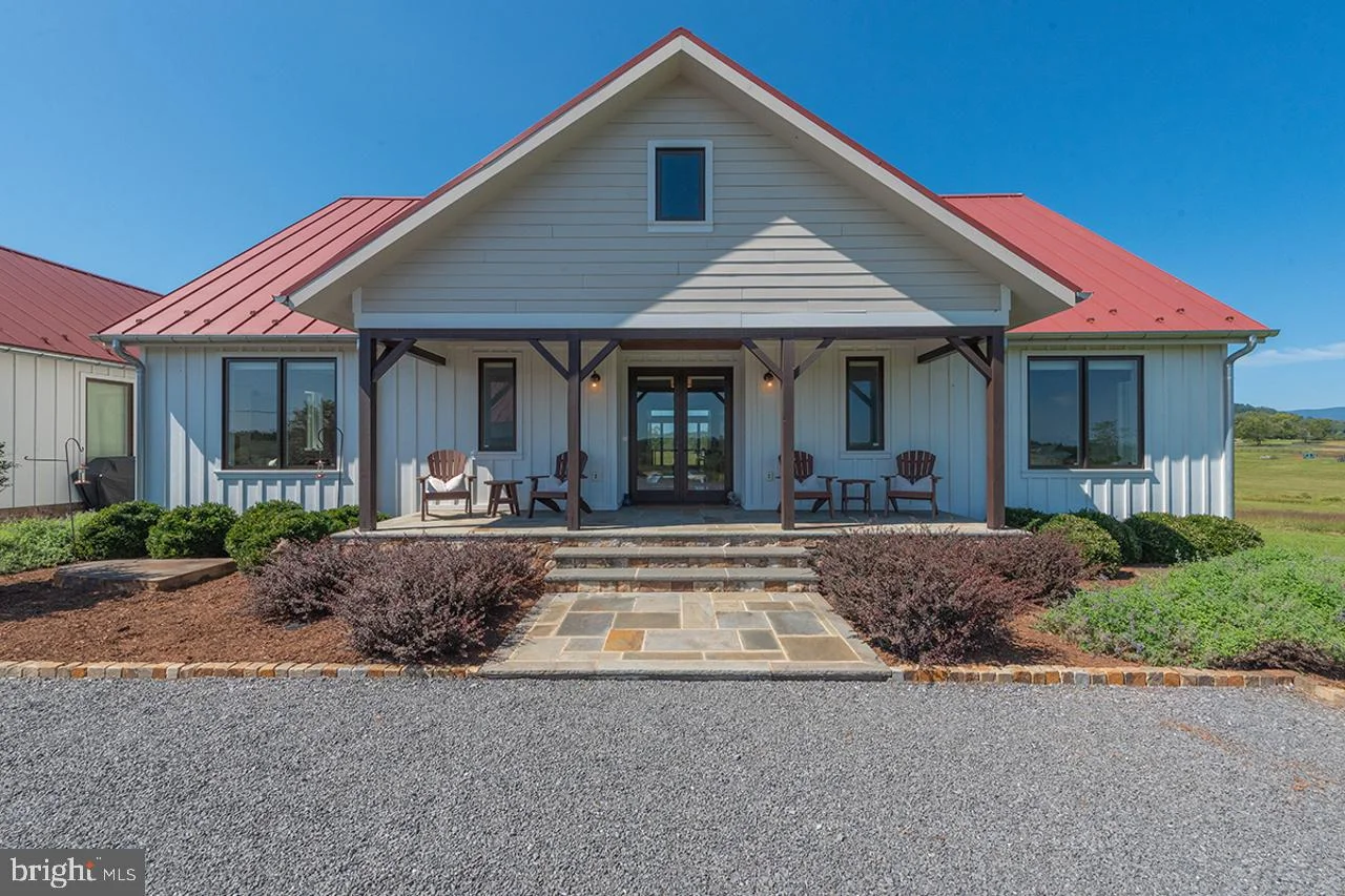 38 Lyle Lane