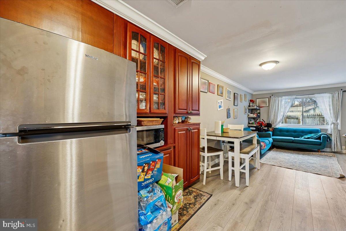 BEL PRE SQUARE - Residential