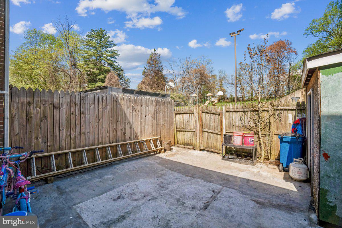 BEL PRE SQUARE - Residential