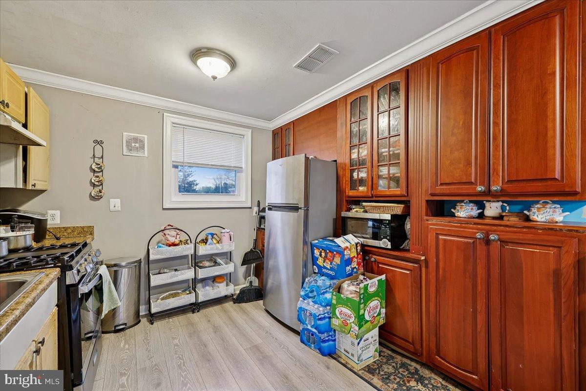 BEL PRE SQUARE - Residential