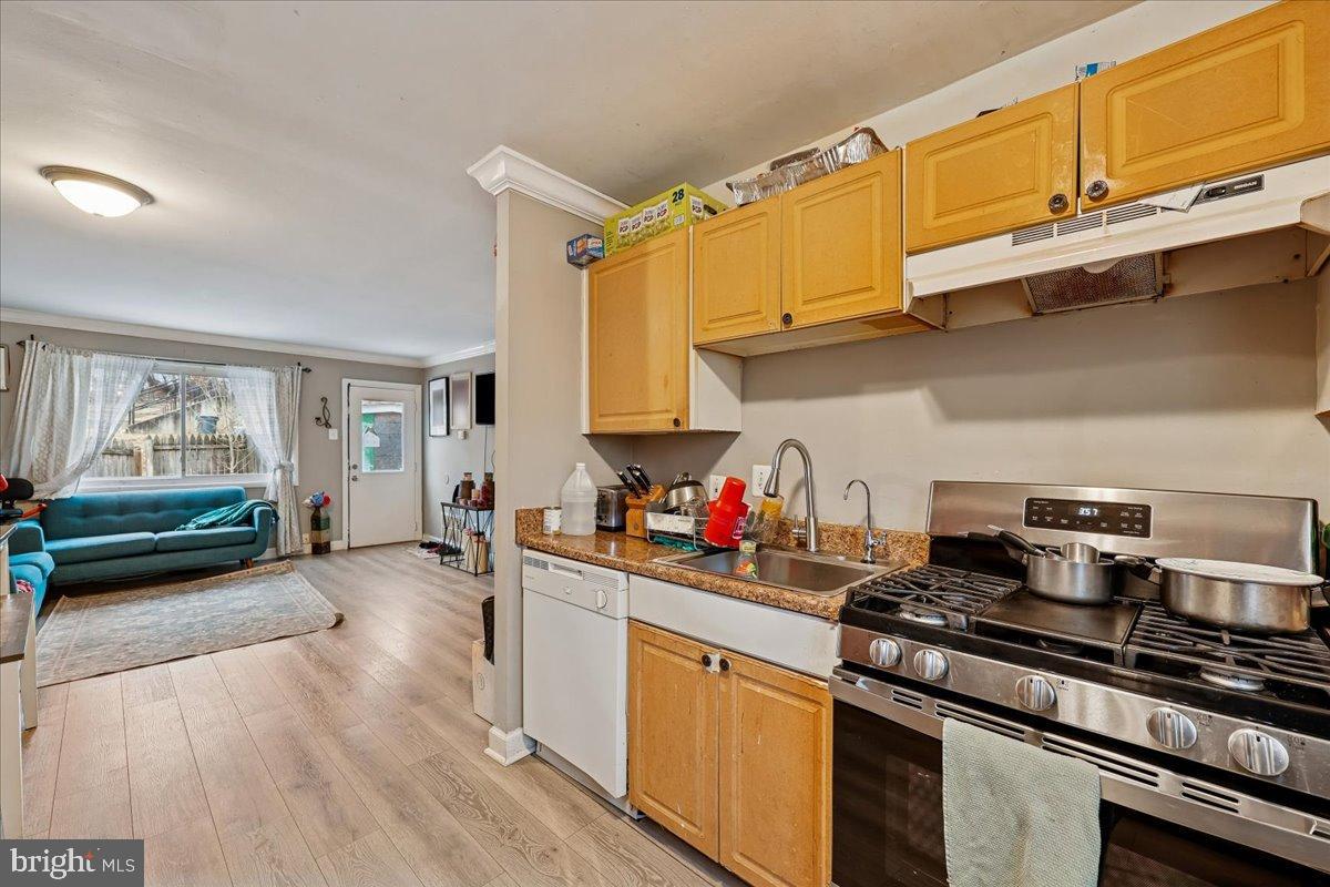 BEL PRE SQUARE - Residential