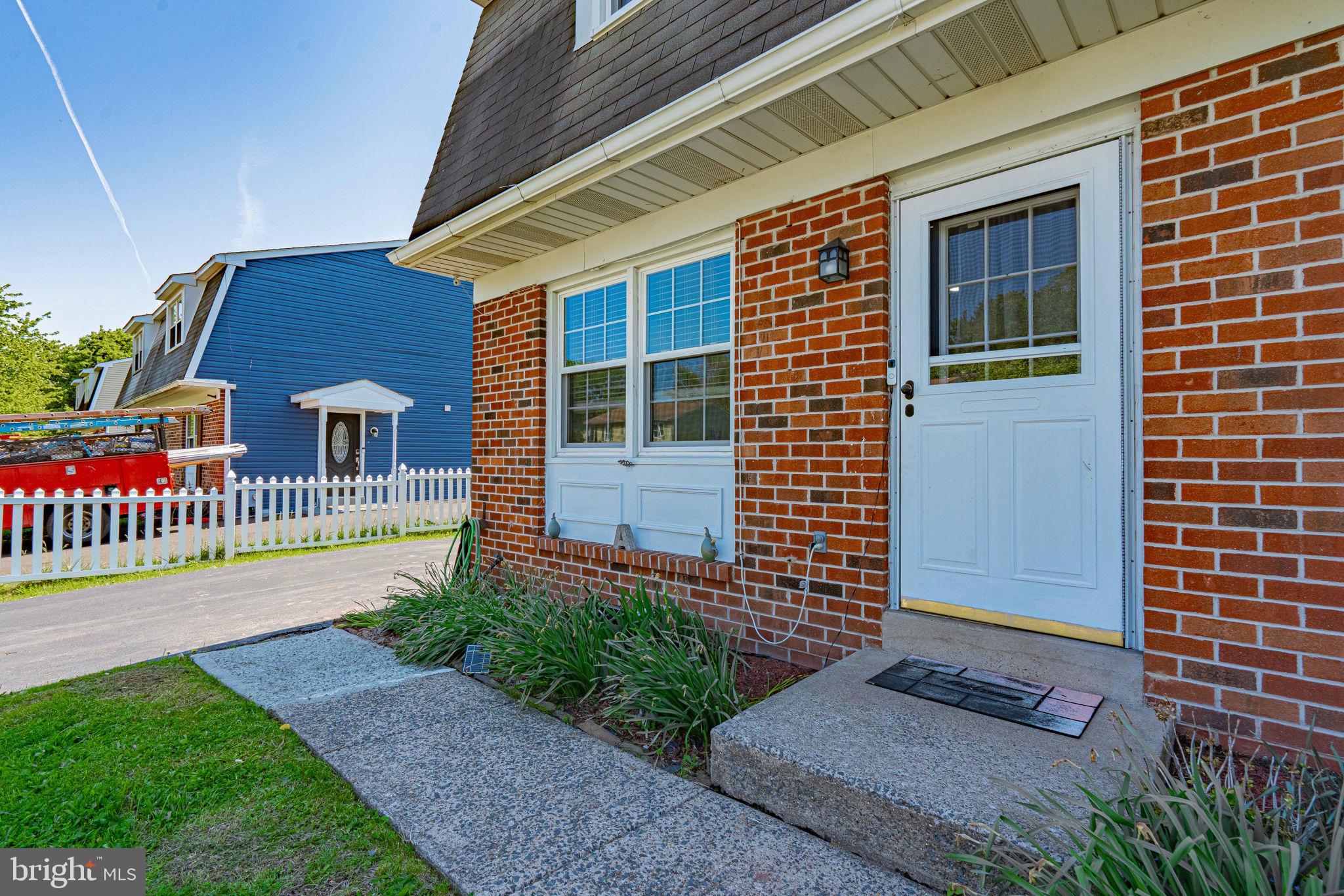 DEVONSHIRE ESTS - Residential