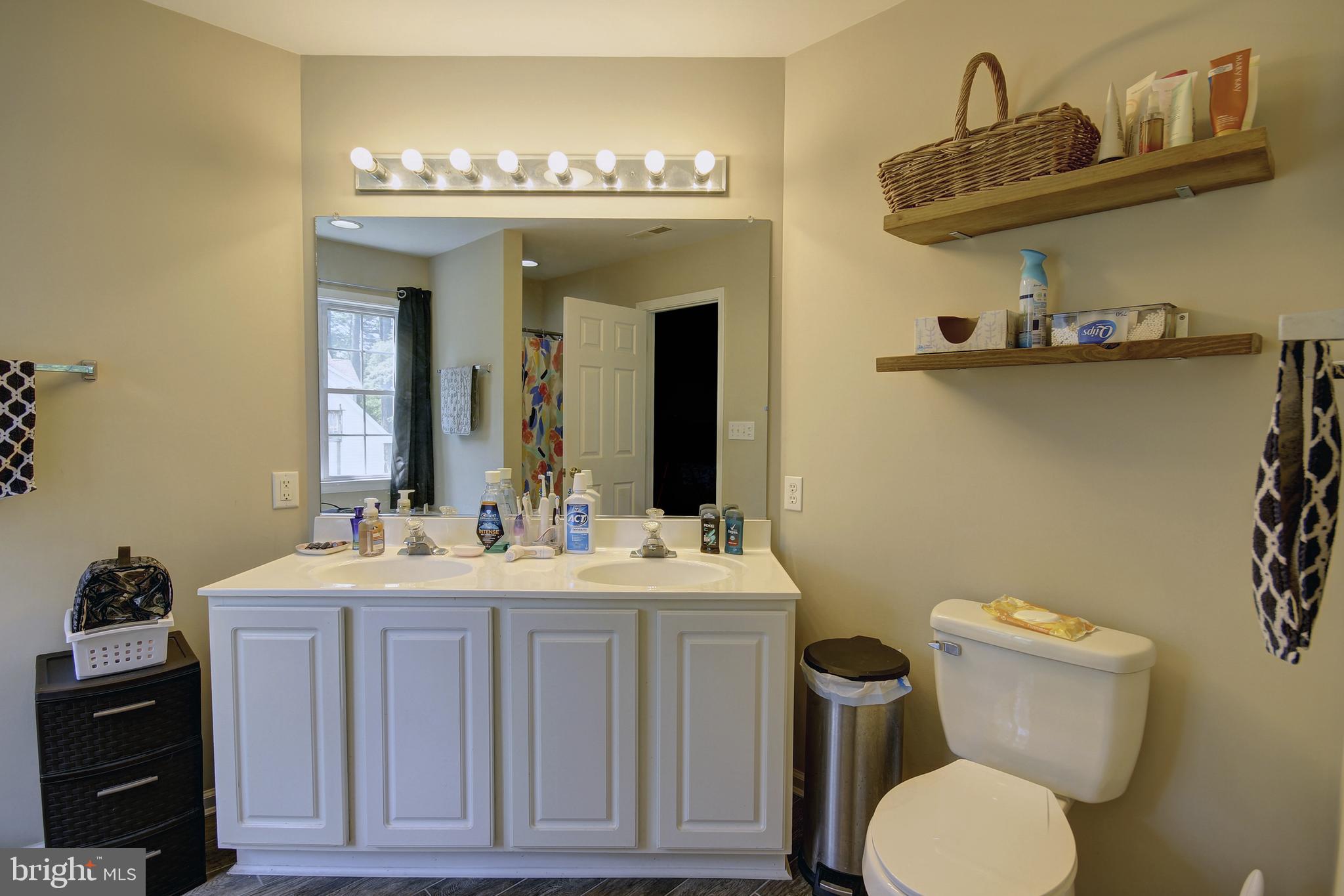 RIVERWOODS - Residential