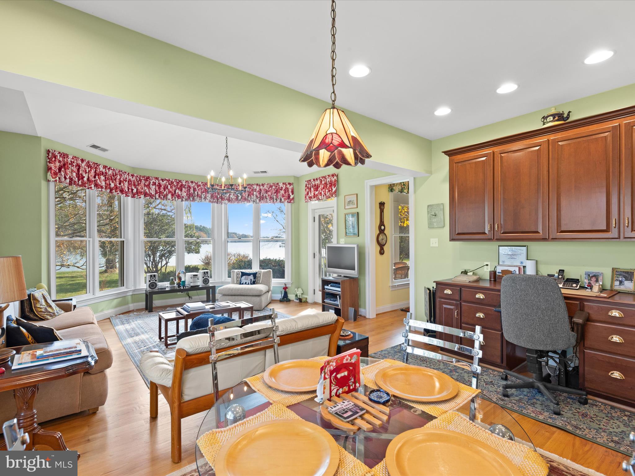 DRUM POINT - Residential