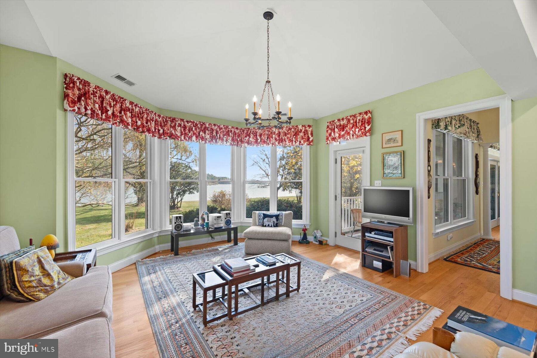 DRUM POINT - Residential