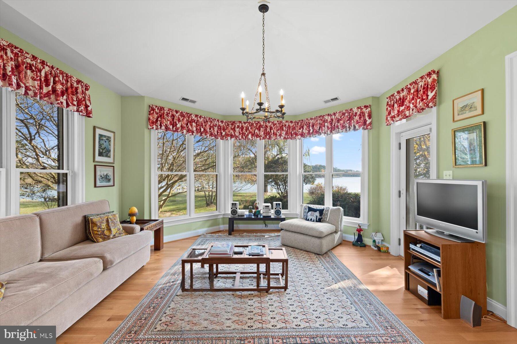 DRUM POINT - Residential