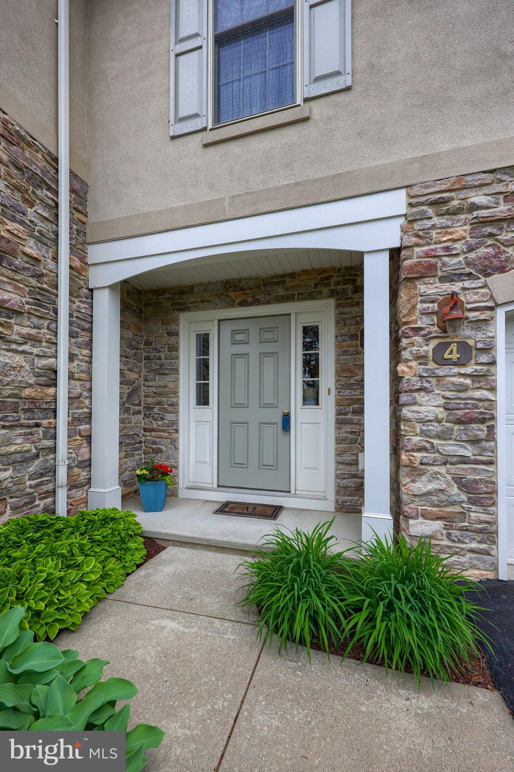 4 RUMFORD COURT