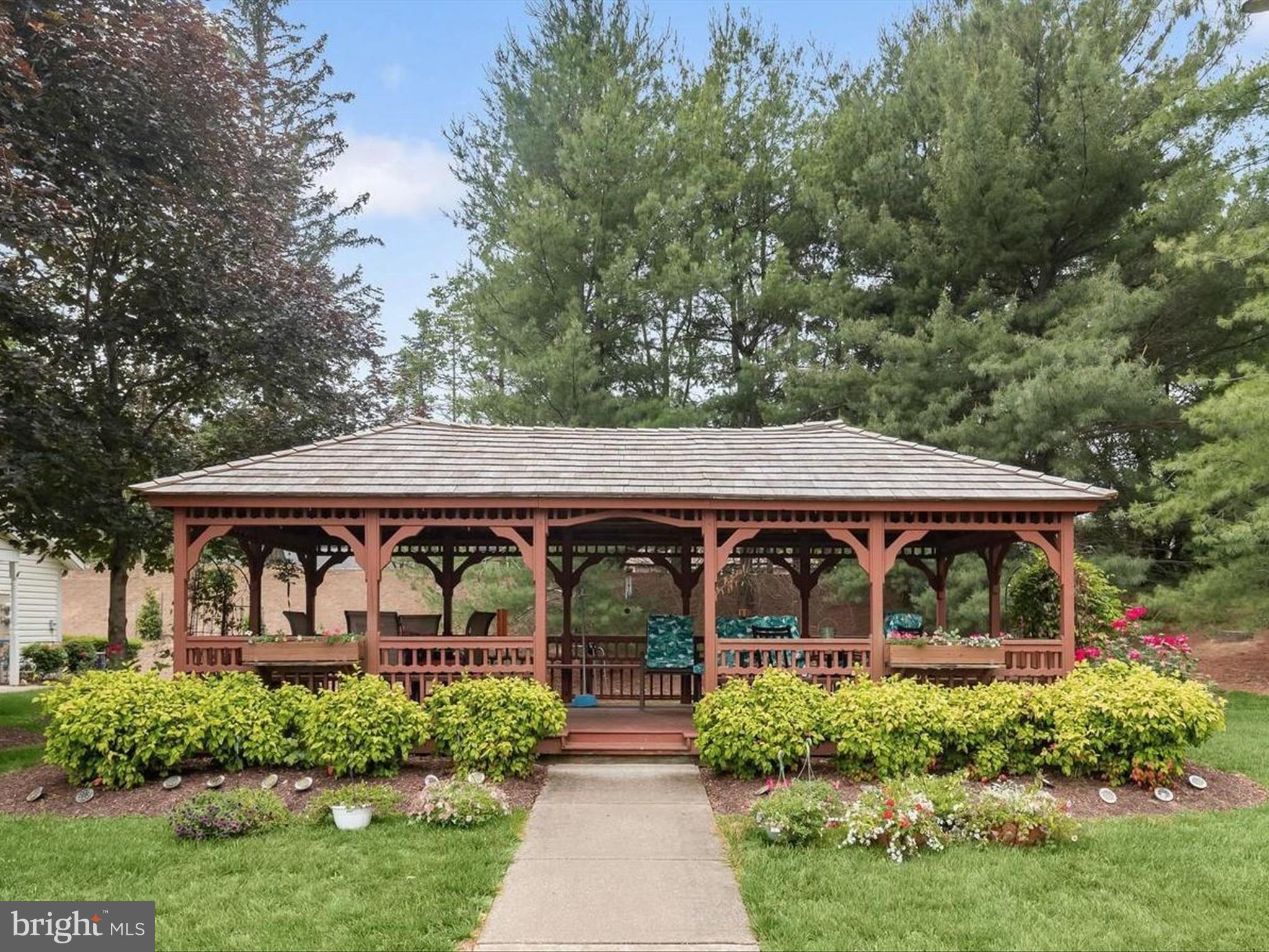 WINIFRED MANOR - Residential