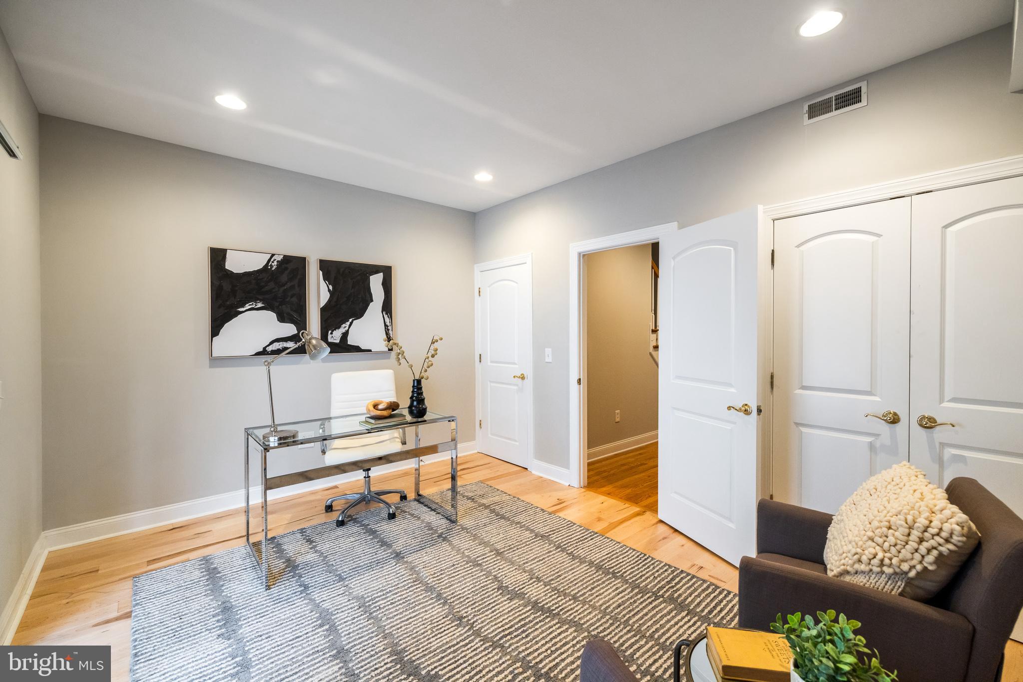 GRADUATE HOSPITAL - Residential