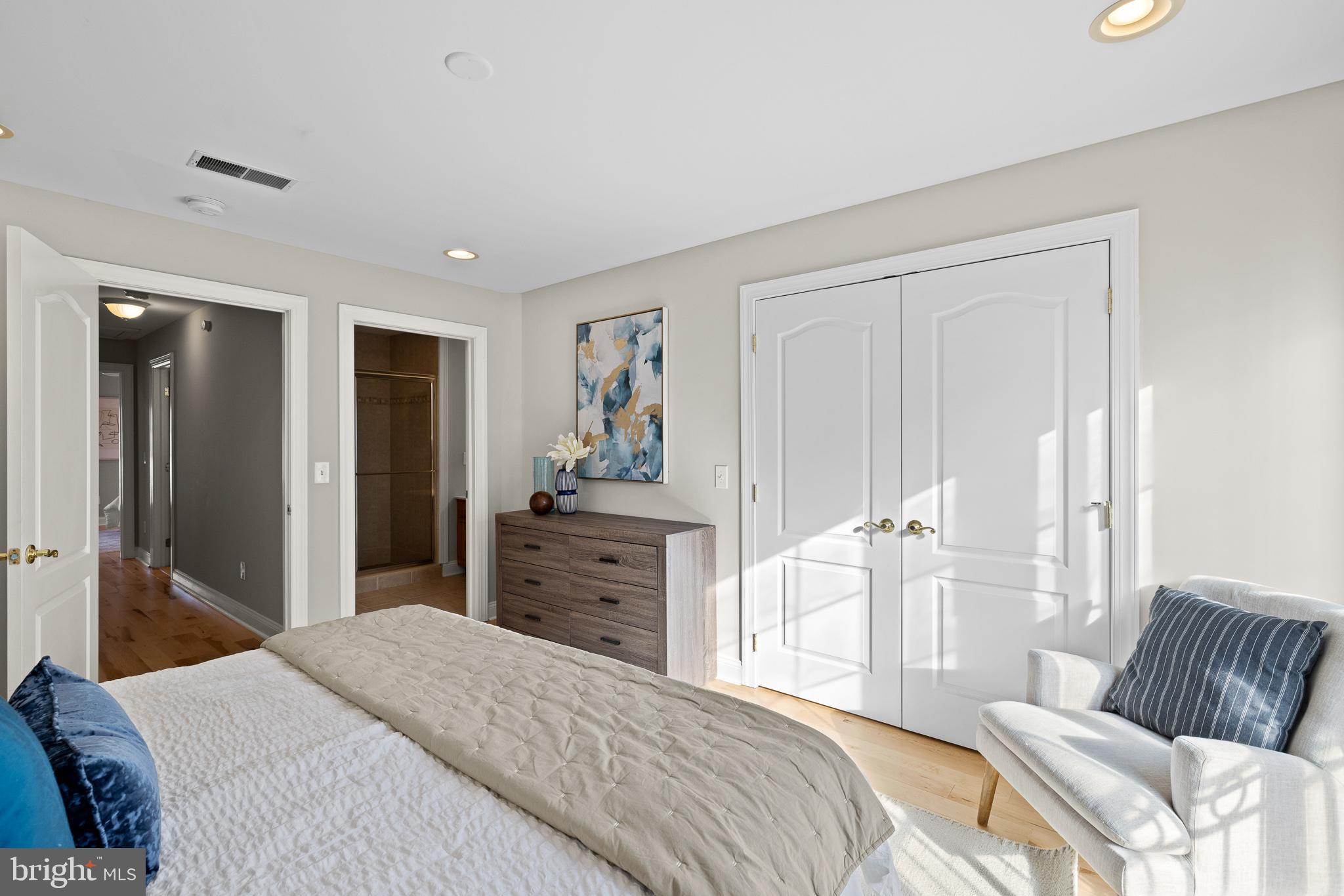 GRADUATE HOSPITAL - Residential