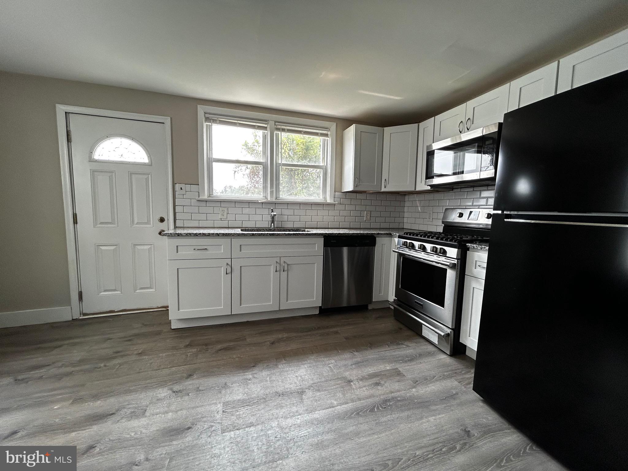 4 bedroom, 2 bath rental in Whitpain Township and Wissahickon School District. Rental features include: upgraded granite countertops, stainless steel appliances, white shaker style kitchen cabinets, subway tile backsplash, luxury vinyl plank, tile and hardwood flooring, two full baths (one with shower the other with tub/shower combo), exposed brick and washer/dryer. Unit is within walking distance to the community playground, Butler Ave and the Ambler train station making it an ideal location to call home. Call today to schedule your showing!