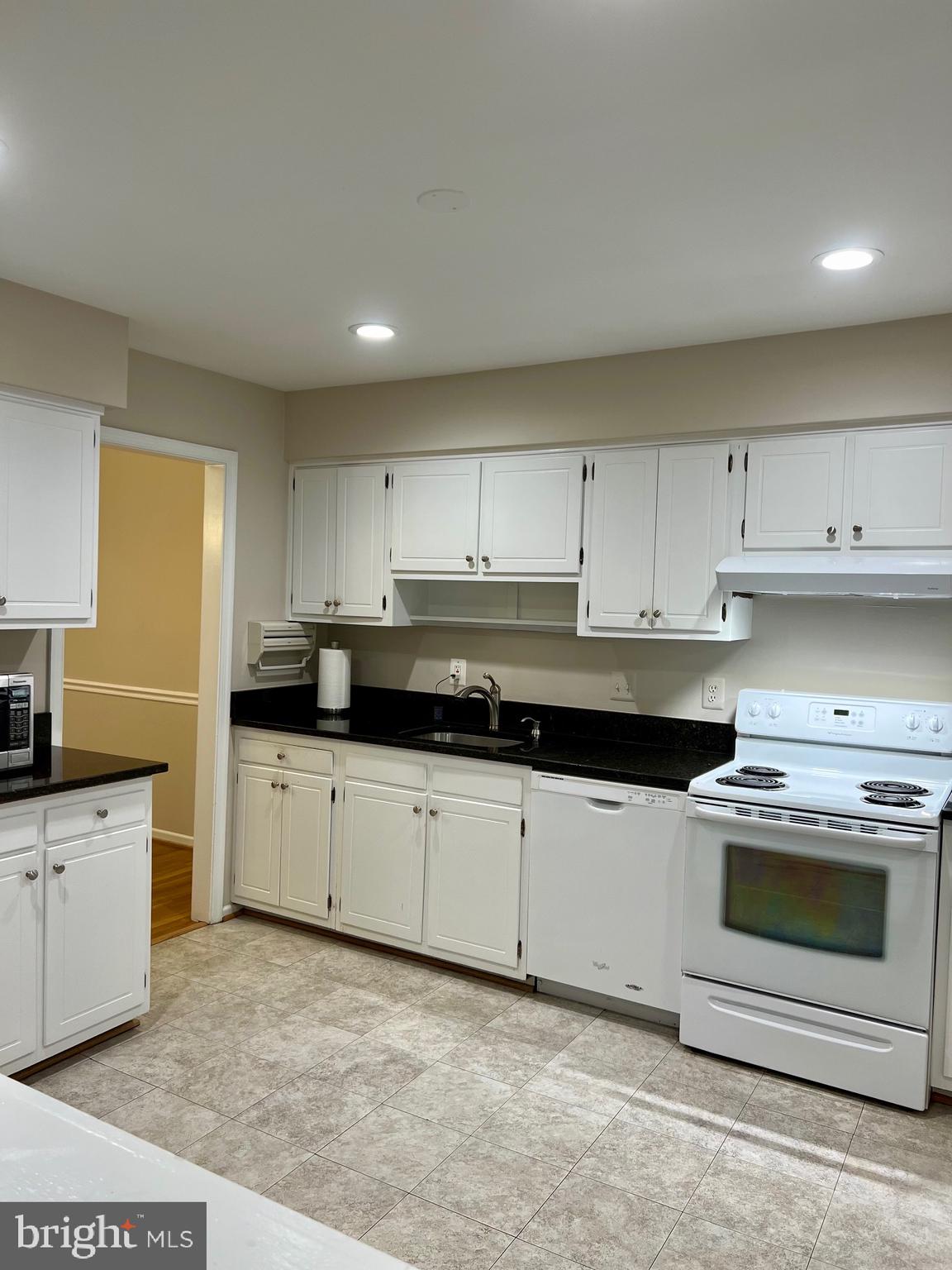 RIVERVIEW OVERLOOK - Residential Lease