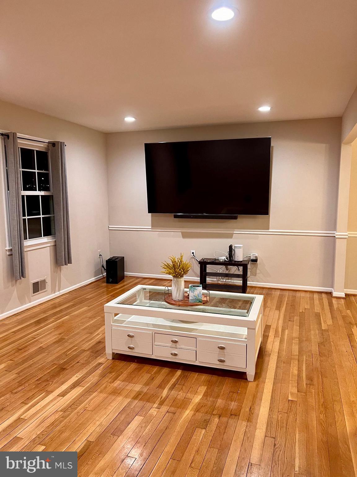 RIVERVIEW OVERLOOK - Residential Lease