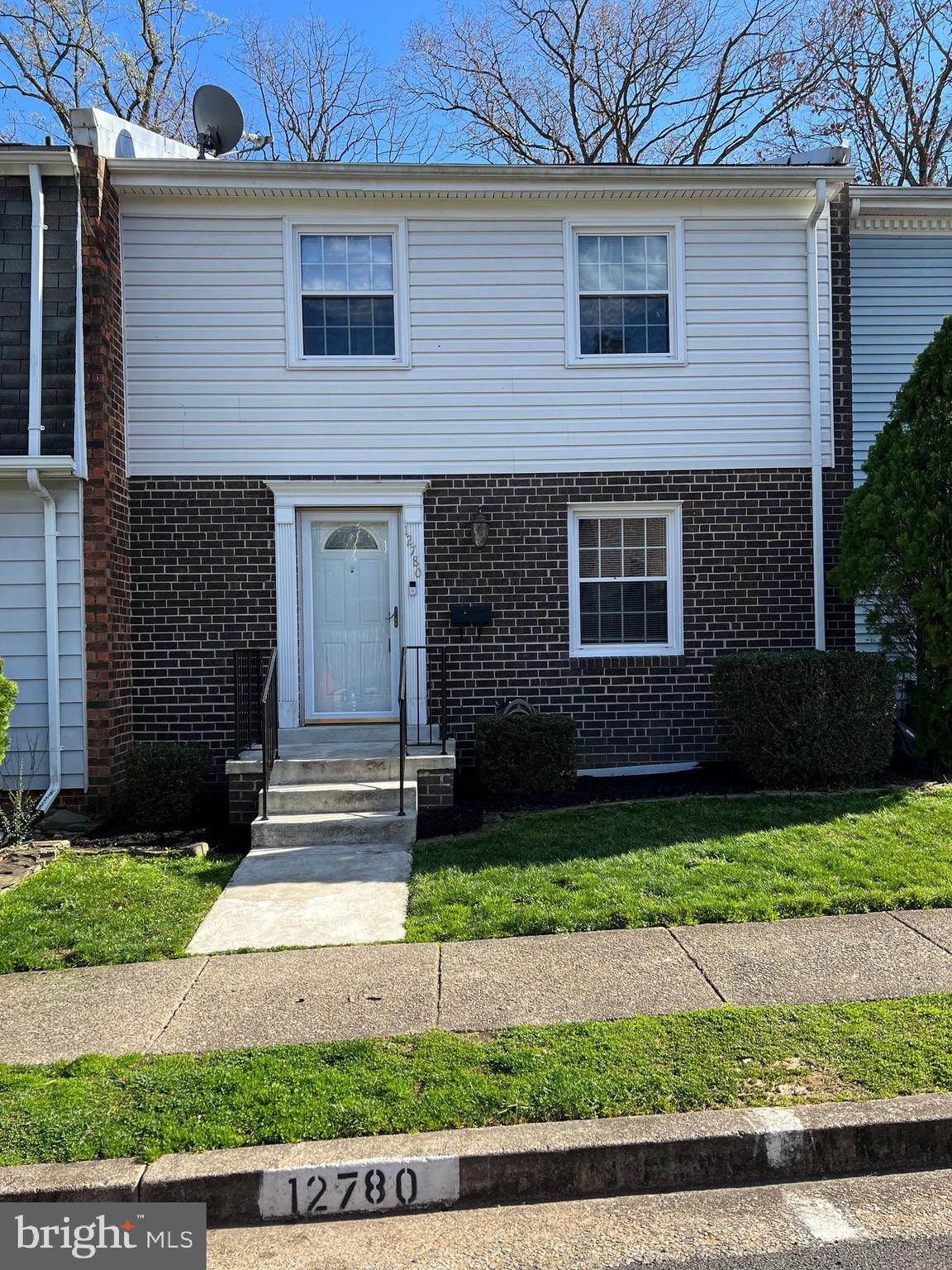 RIVERVIEW OVERLOOK - Residential Lease