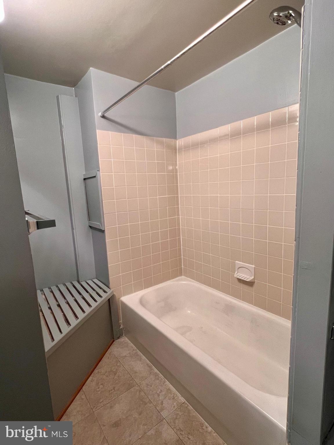 RIVERVIEW OVERLOOK - Residential Lease