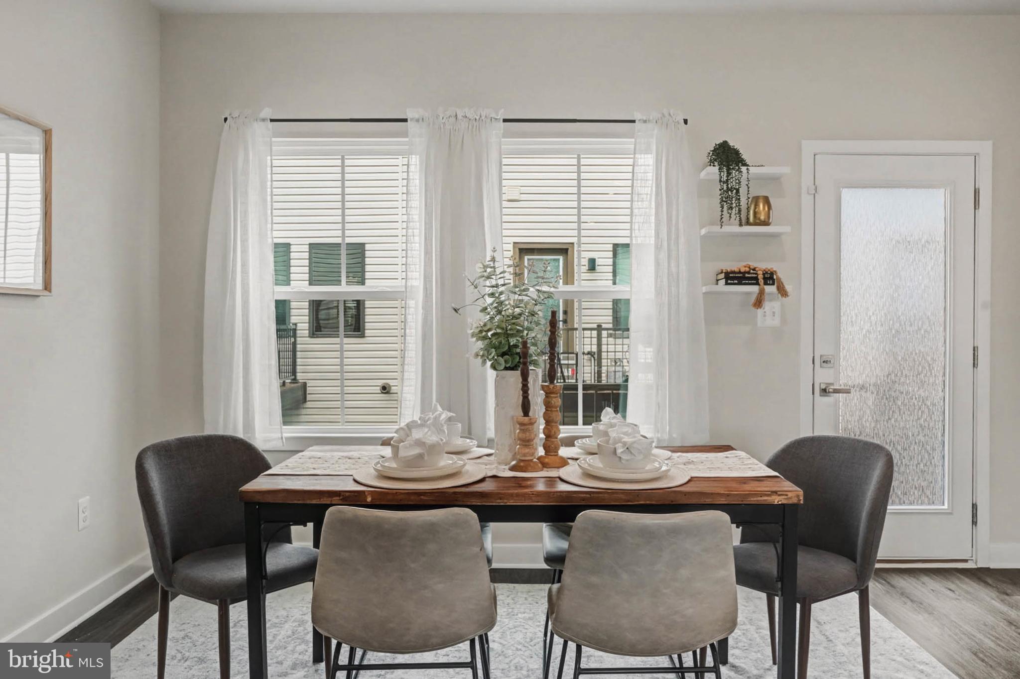 BANNER ROW - Residential