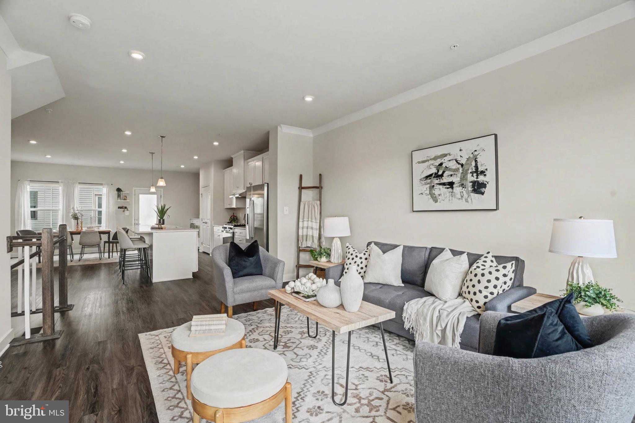 BANNER ROW - Residential