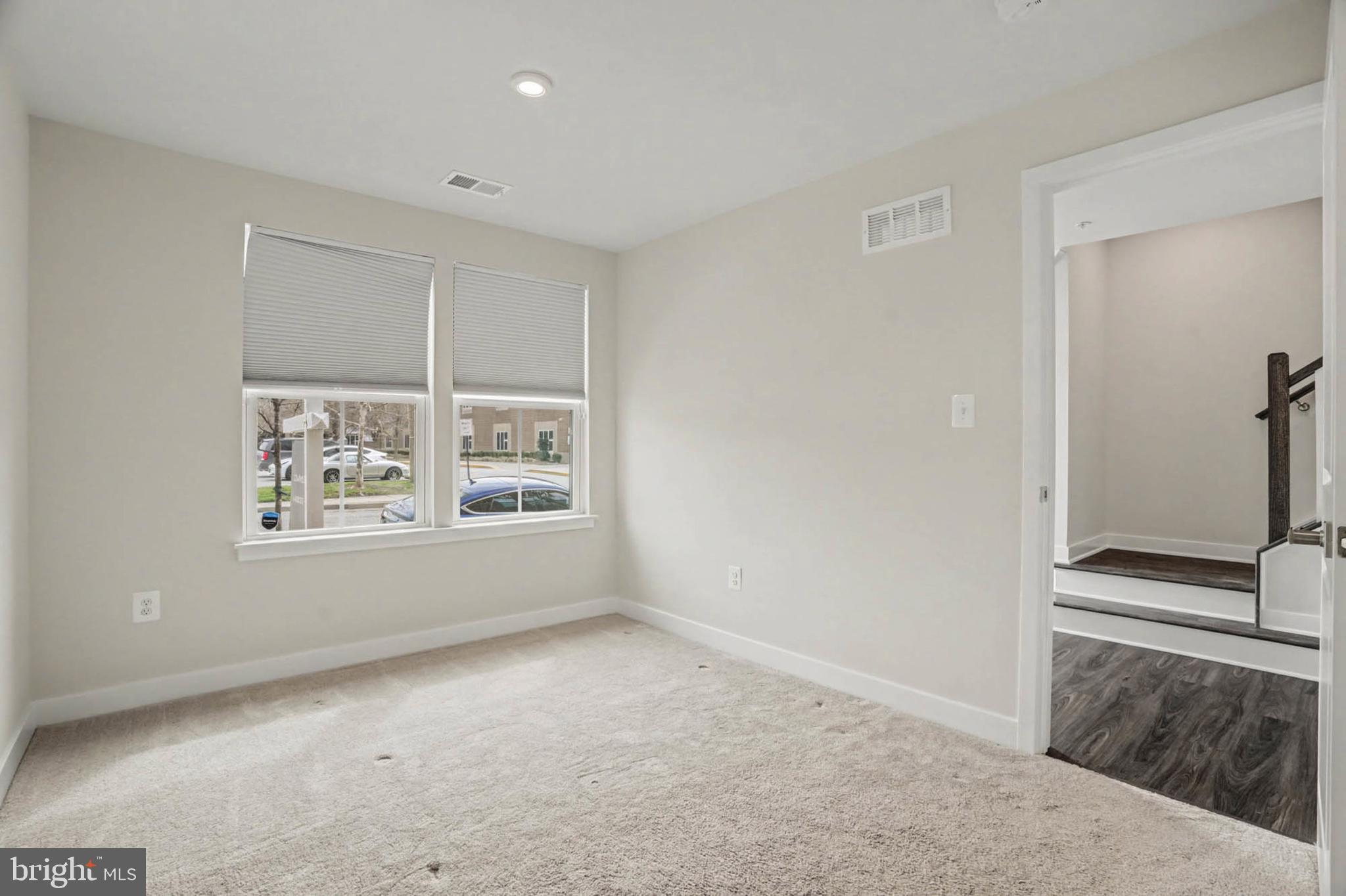 BANNER ROW - Residential