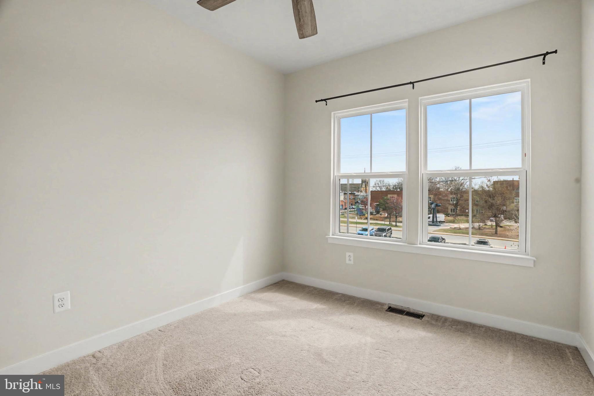 BANNER ROW - Residential