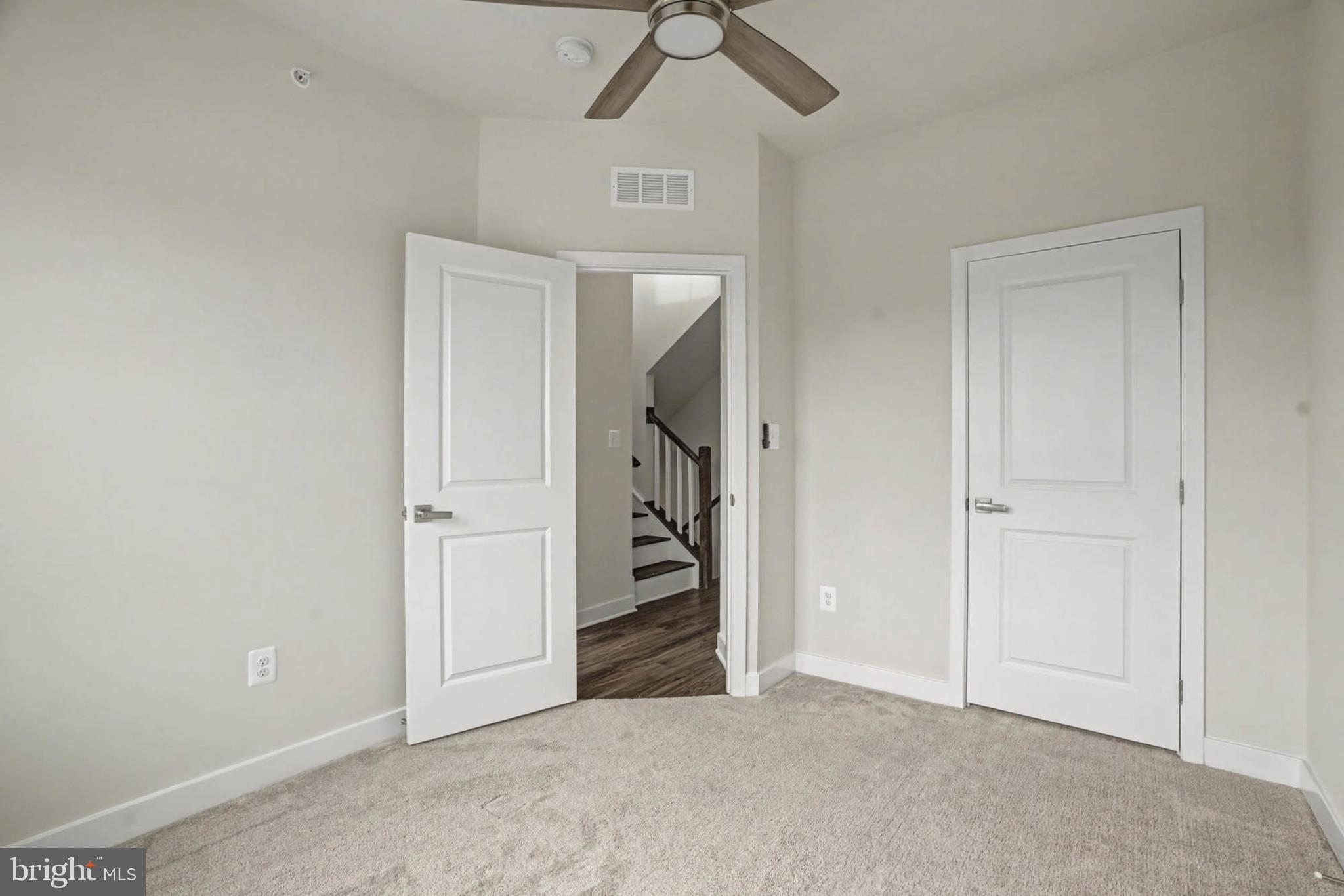 BANNER ROW - Residential