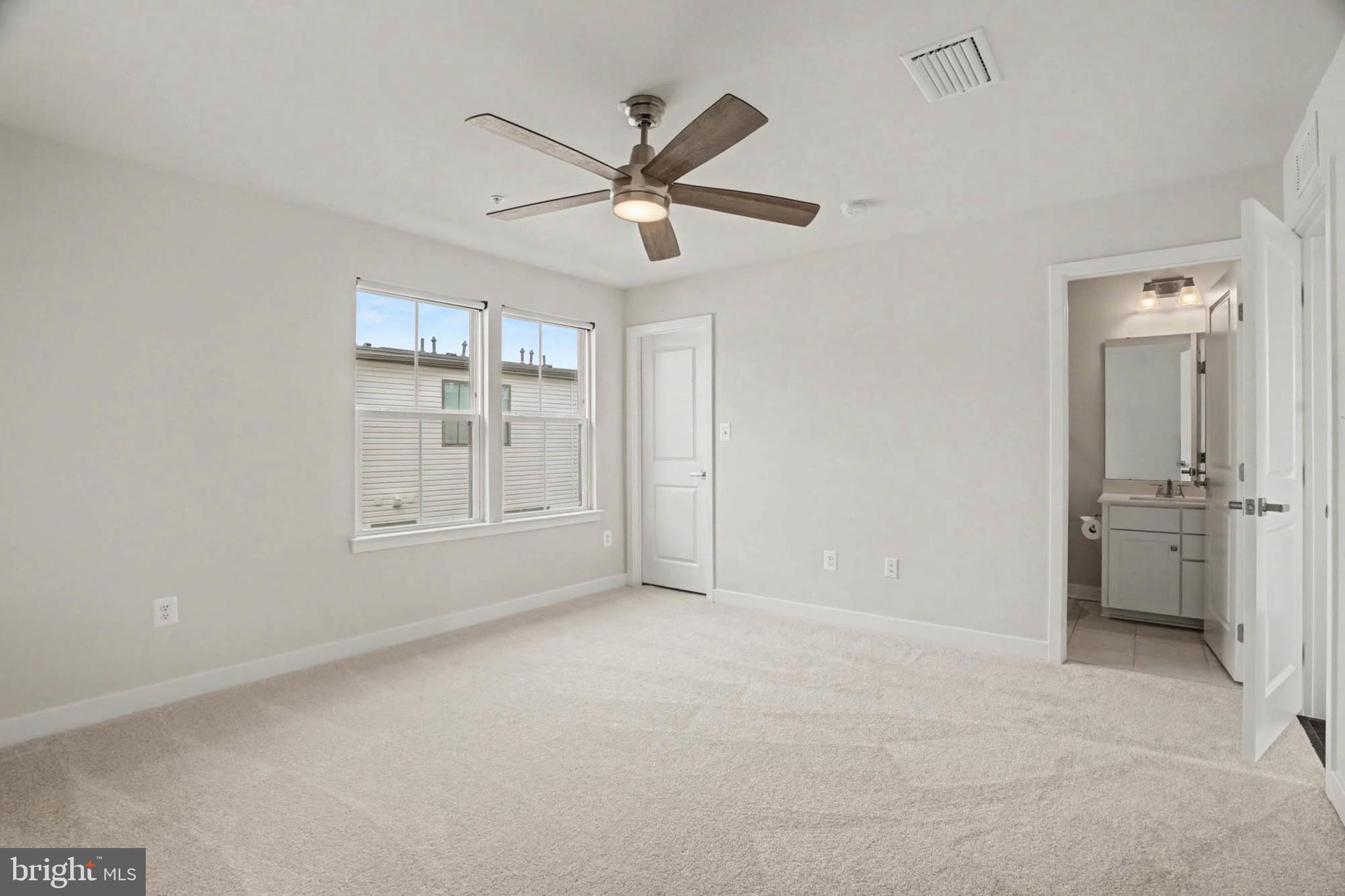 BANNER ROW - Residential