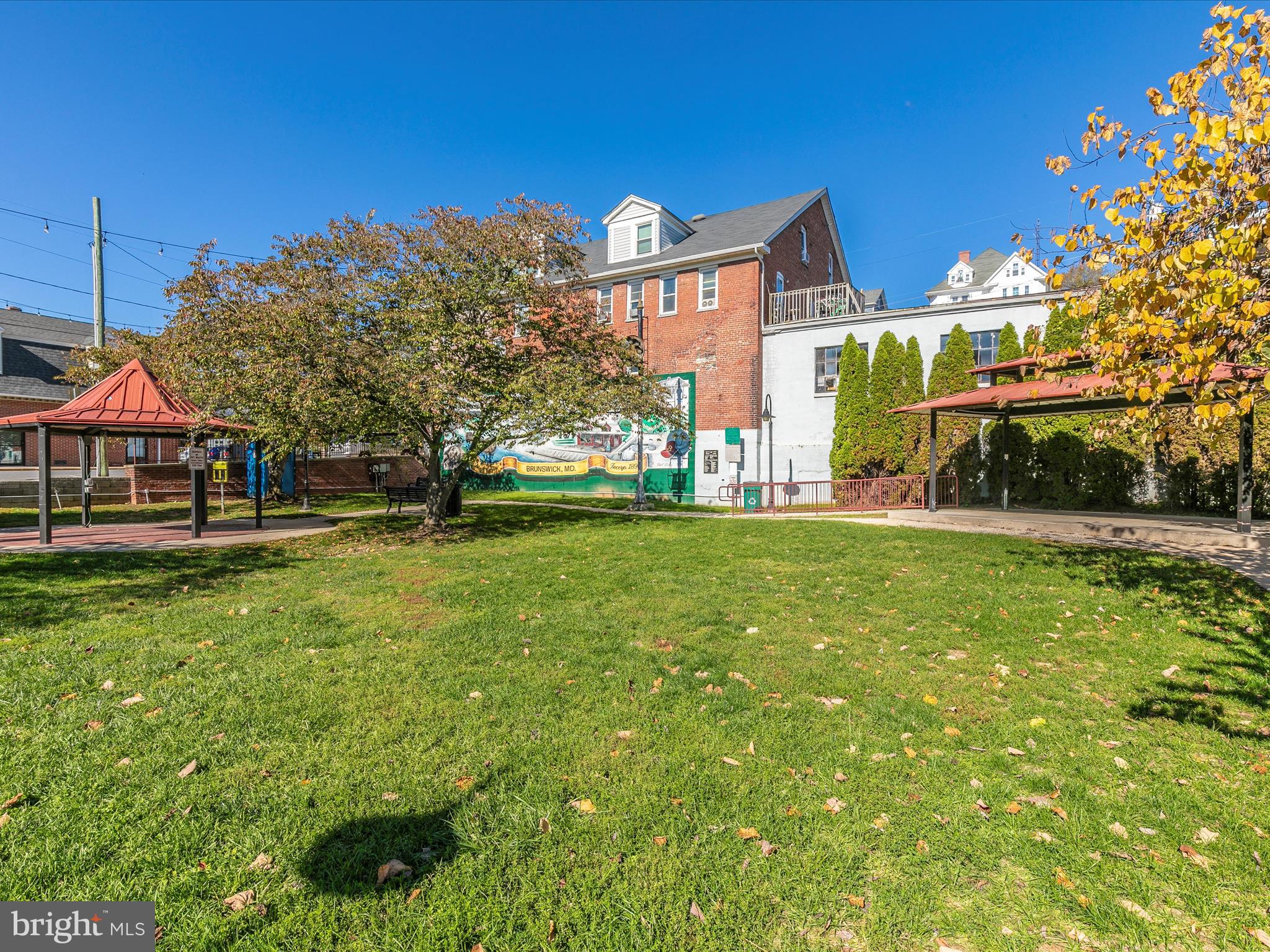 BRUNSWICK - Residential