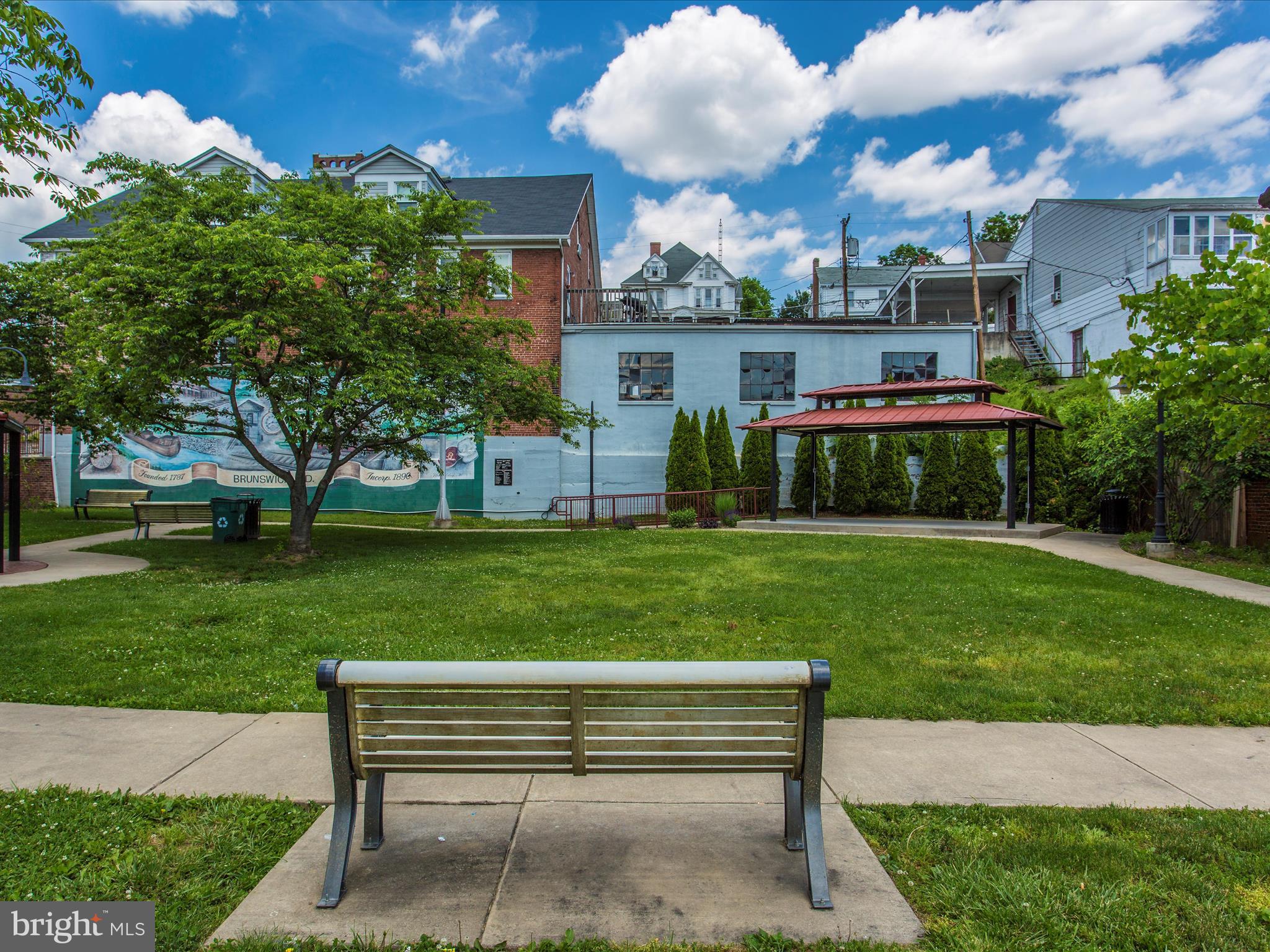 BRUNSWICK - Residential