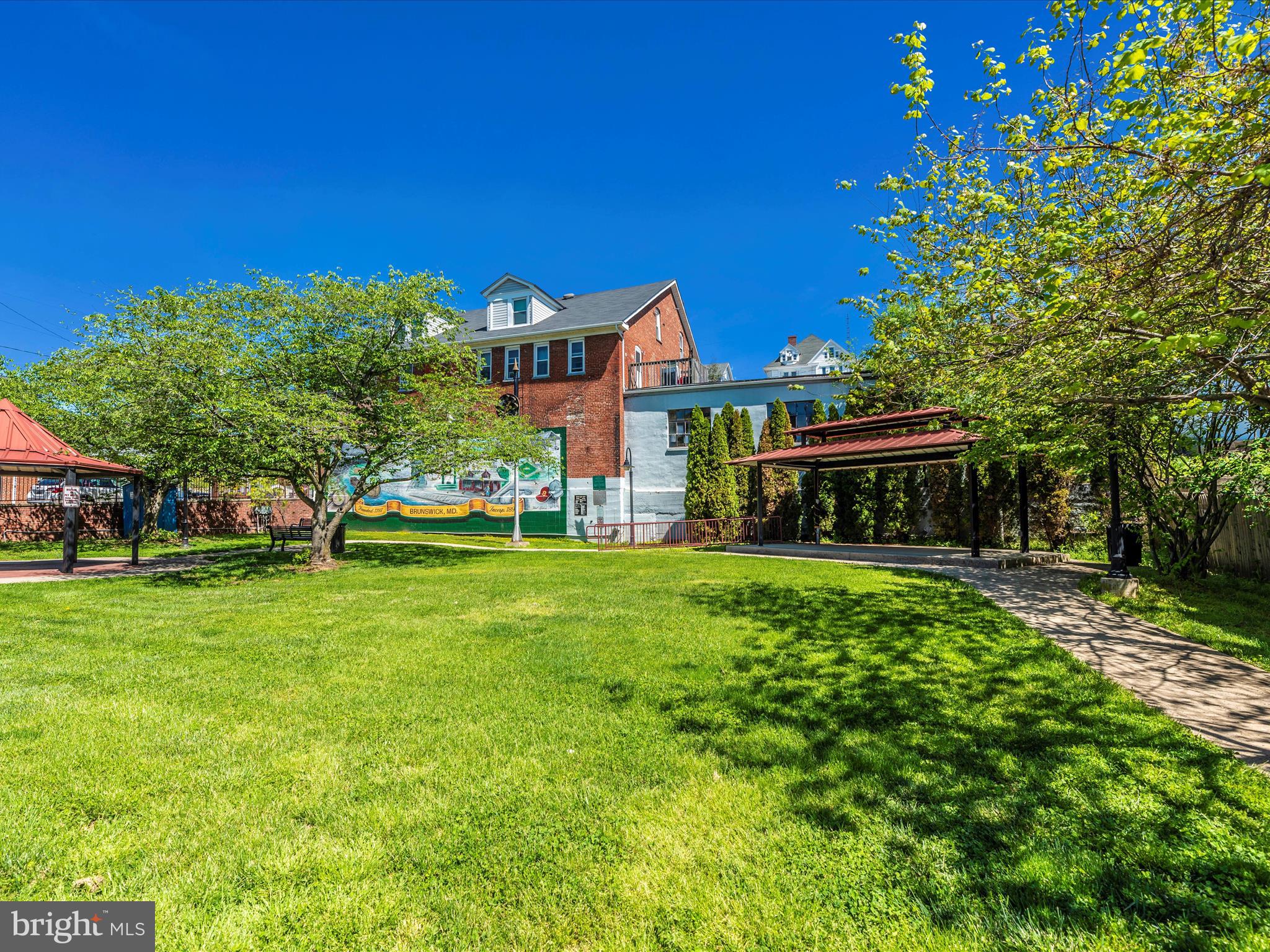 BRUNSWICK - Residential