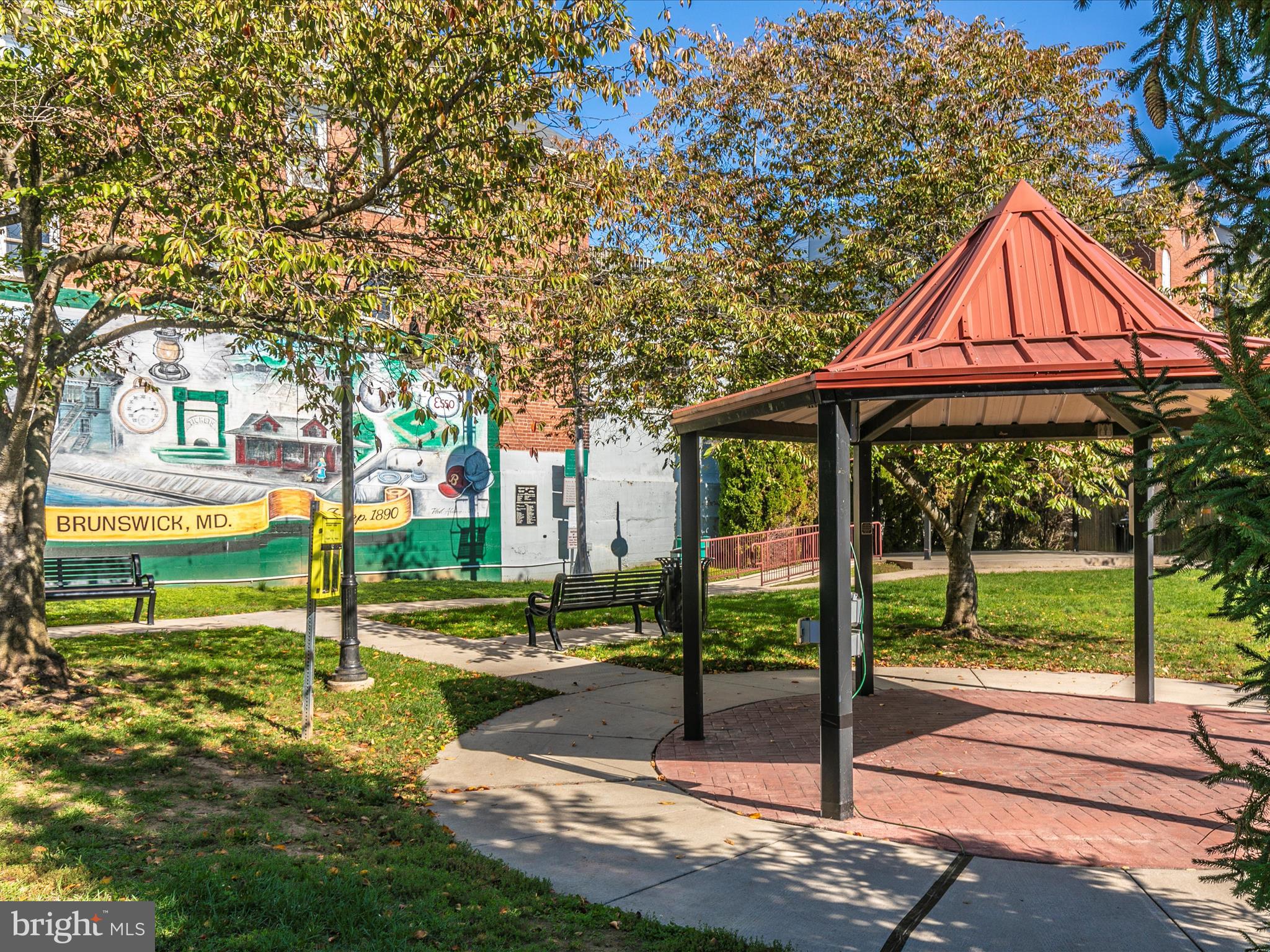 BRUNSWICK - Residential