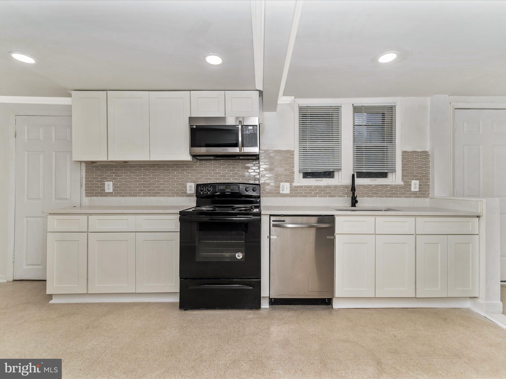 BRUNSWICK - Residential