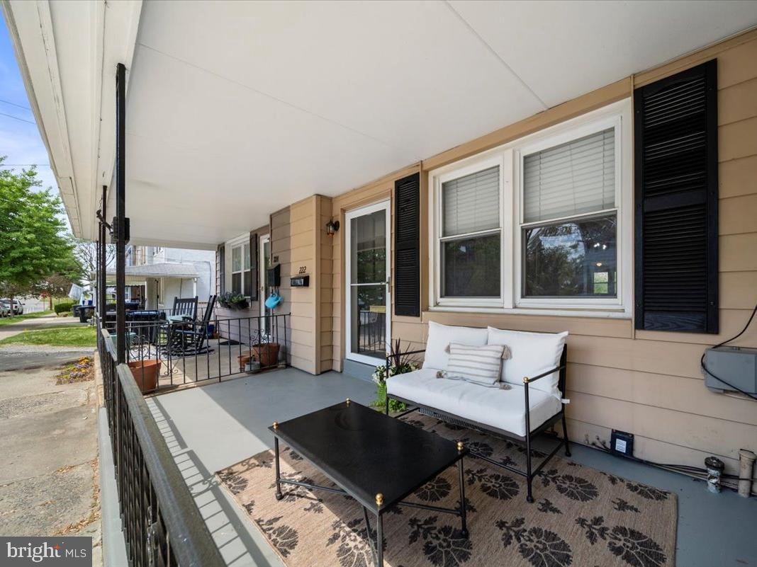 222 W 7TH AVENUE