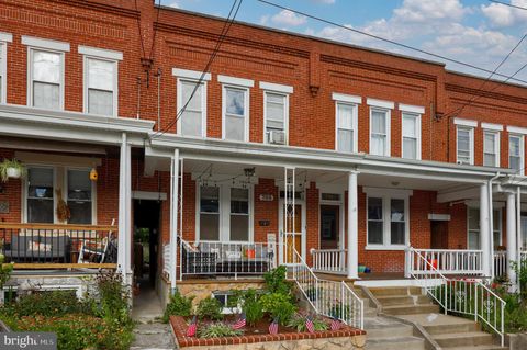 Photo of 708 N Pine Street, Lancaster, PA 17603 (MLS # PALA2057072)