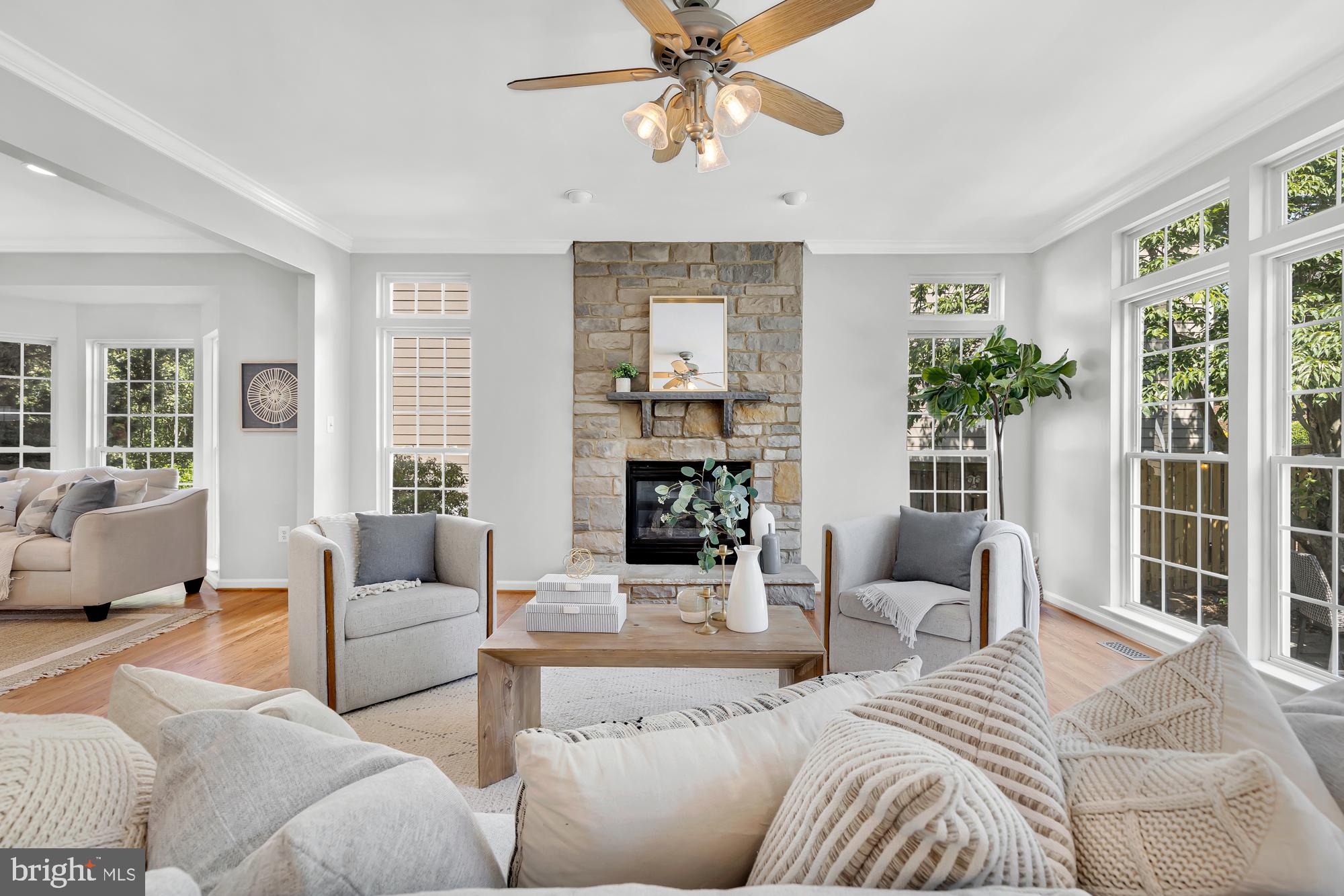 AYRLAWN - Residential